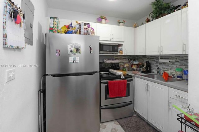 3191 SW 23rd St, Miami, FL 33145