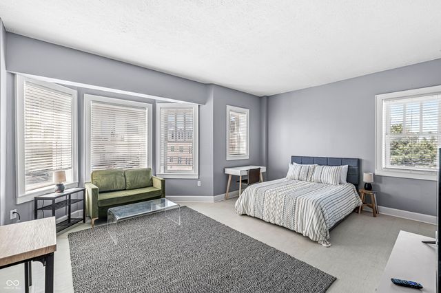 230 E 9th Street 302, Indianapolis, IN 46204