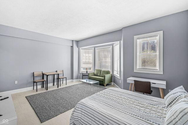 230 E 9th Street 302, Indianapolis, IN 46204