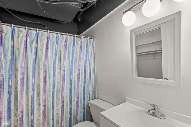 230 E 9th Street 302, Indianapolis, IN 46204