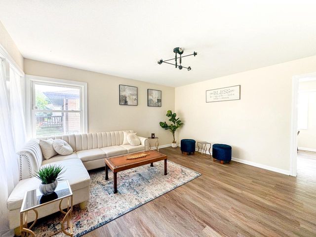 2702 Loraine AVENUE, Racine, WI 53404