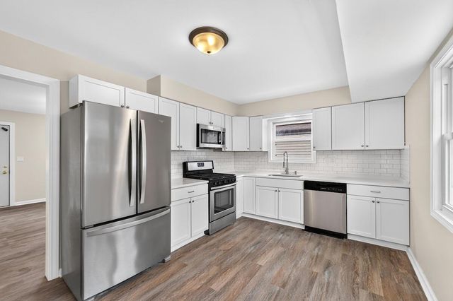 2702 Loraine AVENUE, Racine, WI 53404