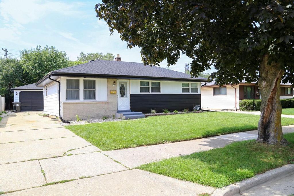 2702 Loraine AVENUE, Racine, WI 53404
