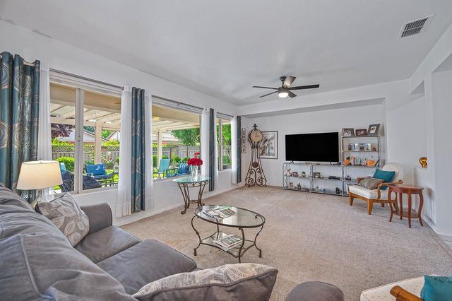 423 Poppyfield Ct, Lincoln, CA 95648