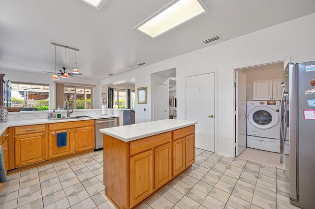 423 Poppyfield Ct, Lincoln, CA 95648
