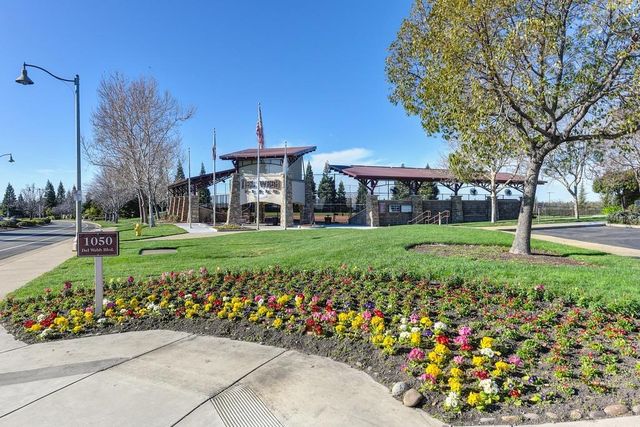 423 Poppyfield Ct, Lincoln, CA 95648