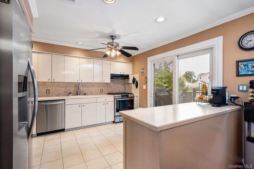 2877 Gerald Court, North Bellmore, NY 11710 — photo 3