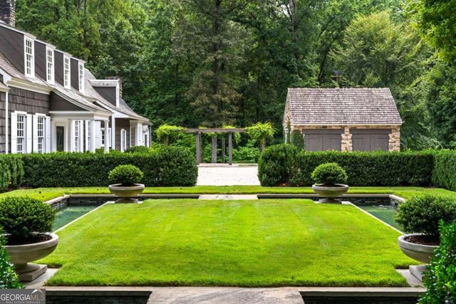 1727 W Paces Ferry Road NW, Atlanta, GA 30327