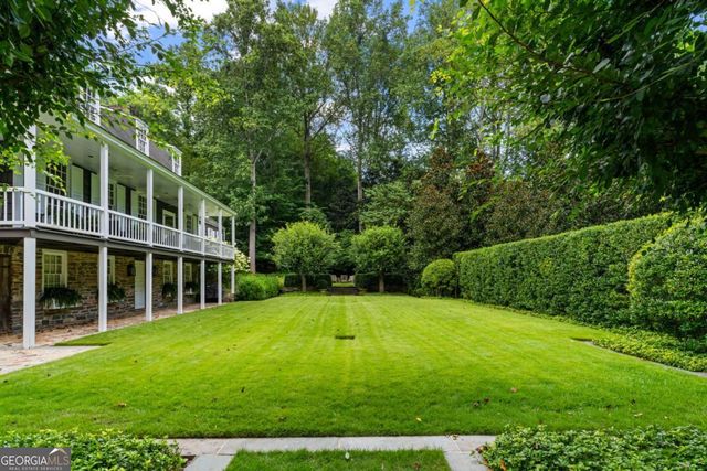 1727 W Paces Ferry Road NW, Atlanta, GA 30327