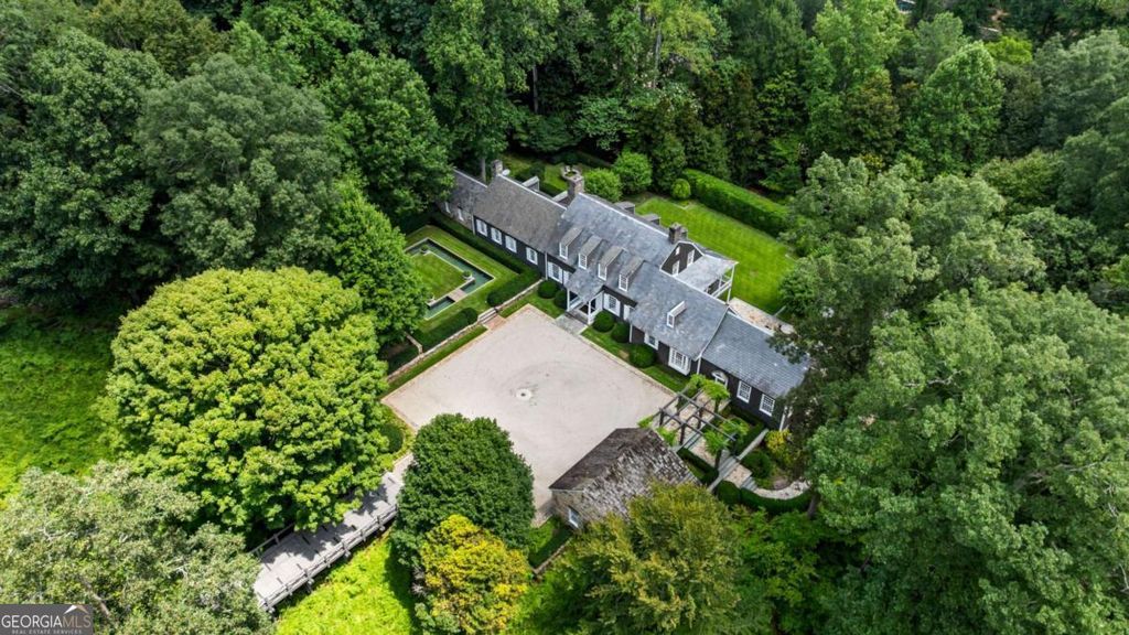 1727 W Paces Ferry Road NW, Atlanta, GA 30327