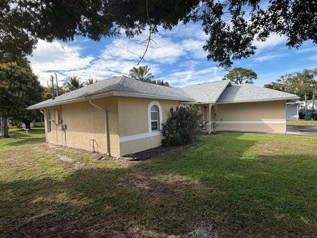 120 SW Bedford Road, Port St. Lucie, Port St Lucie, FL 34953