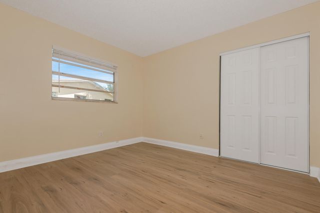 6560 SW 20th Street, North Lauderdale, FL 33068