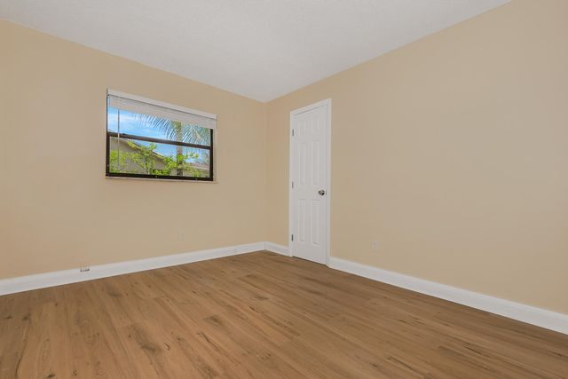 6560 SW 20th Street, North Lauderdale, FL 33068