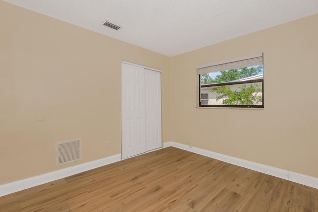 6560 SW 20th Street, North Lauderdale, FL 33068