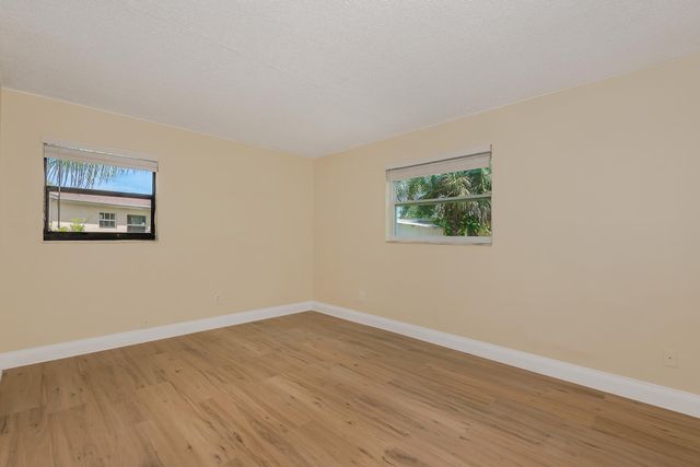 6560 SW 20th Street, North Lauderdale, FL 33068