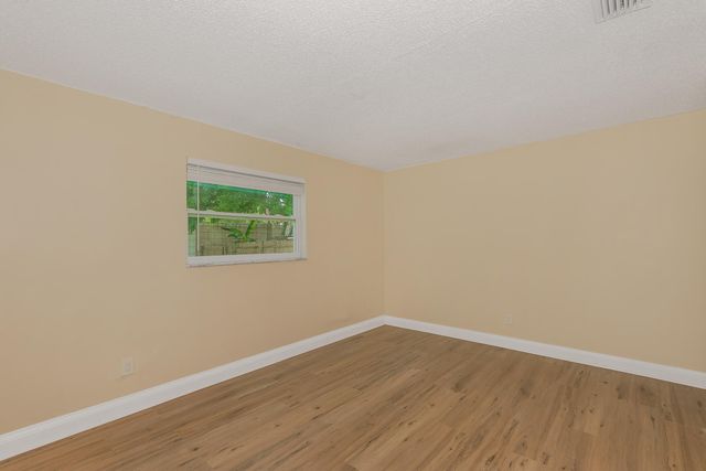 6560 SW 20th Street, North Lauderdale, FL 33068