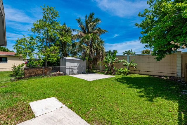 6560 SW 20th Street, North Lauderdale, FL 33068