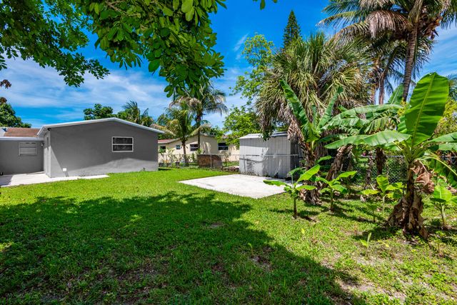 6560 SW 20th Street, North Lauderdale, FL 33068