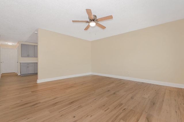 6560 SW 20th Street, North Lauderdale, FL 33068
