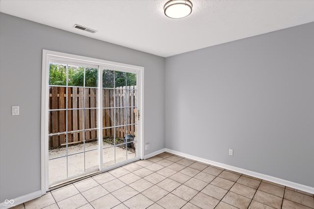 7606 Farm View Circle E, Indianapolis, IN 46256