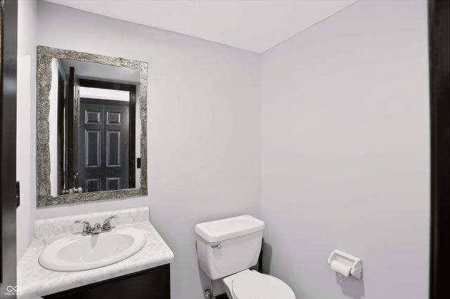 7606 Farm View Circle E, Indianapolis, IN 46256