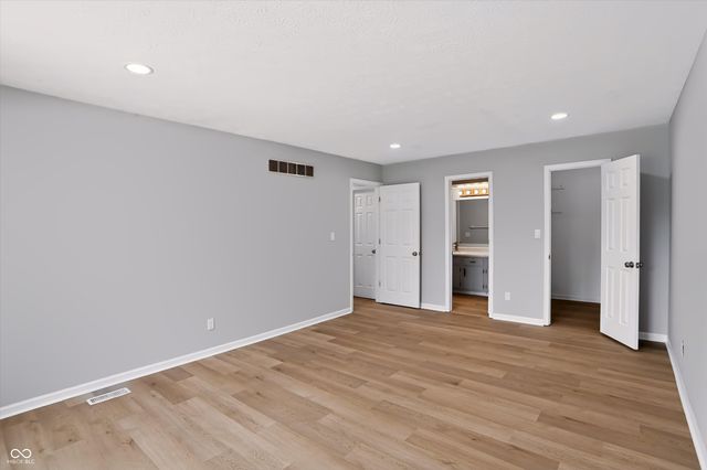 7606 Farm View Circle E, Indianapolis, IN 46256