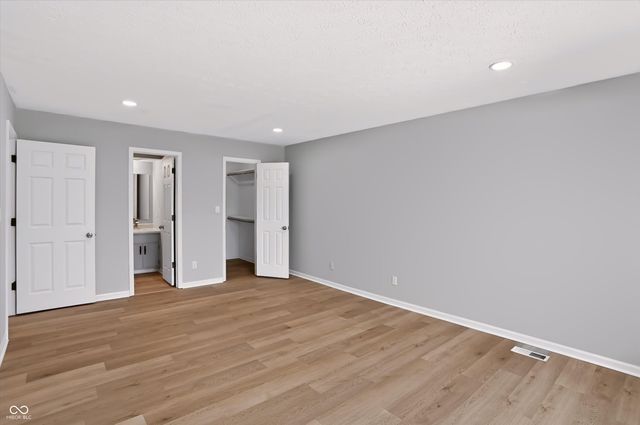 7606 Farm View Circle E, Indianapolis, IN 46256