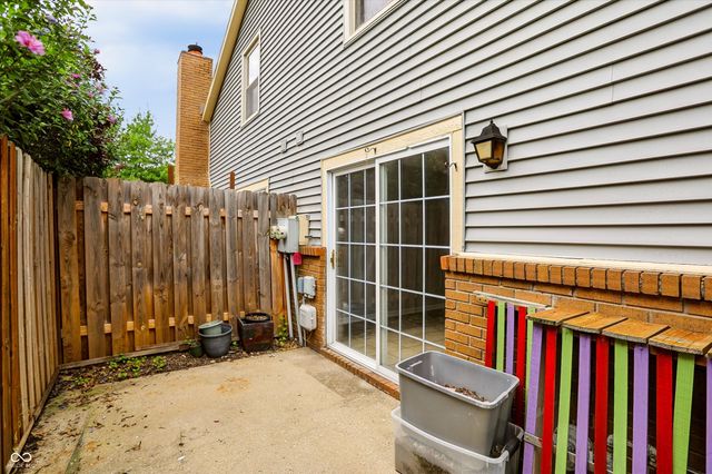 7606 Farm View Circle E, Indianapolis, IN 46256