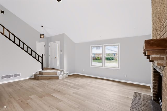 7606 Farm View Circle E, Indianapolis, IN 46256