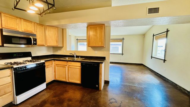 5600 Mesa Ridge Road NW, Albuquerque, NM 87114