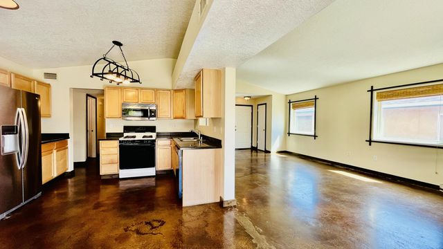 5600 Mesa Ridge Road NW, Albuquerque, NM 87114