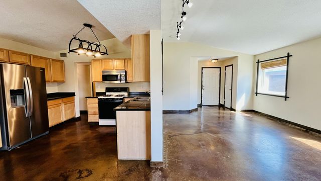 5600 Mesa Ridge Road NW, Albuquerque, NM 87114
