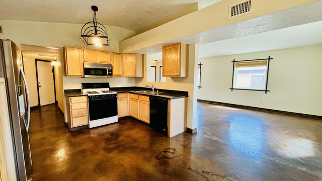 5600 Mesa Ridge Road NW, Albuquerque, NM 87114