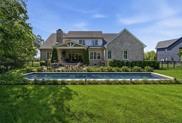 1045 Buena Vista Dr, Franklin, TN 37069
