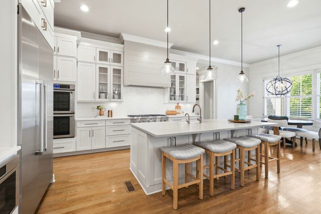 1045 Buena Vista Dr, Franklin, TN 37069