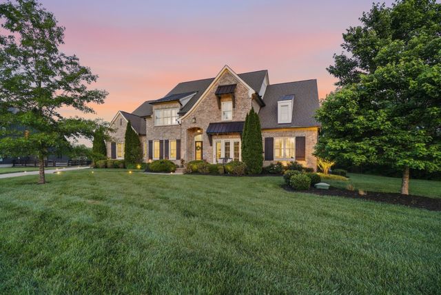 1045 Buena Vista Dr, Franklin, TN 37069
