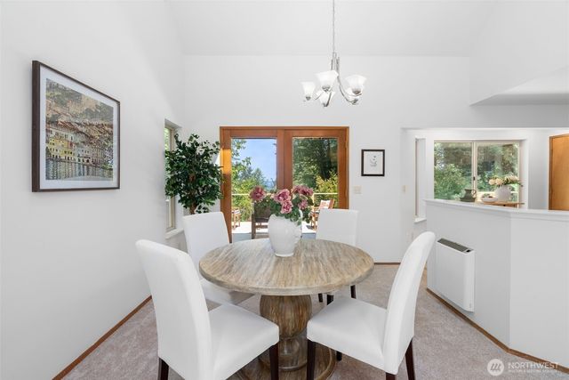 10109 NE Knight Road, Bainbridge Island, WA 98110