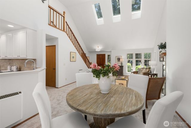 10109 NE Knight Road, Bainbridge Island, WA 98110