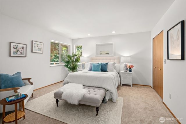 10109 NE Knight Road, Bainbridge Island, WA 98110
