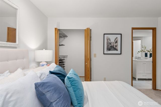 10109 NE Knight Road, Bainbridge Island, WA 98110