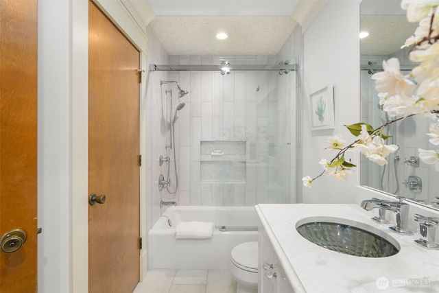 10109 NE Knight Road, Bainbridge Island, WA 98110