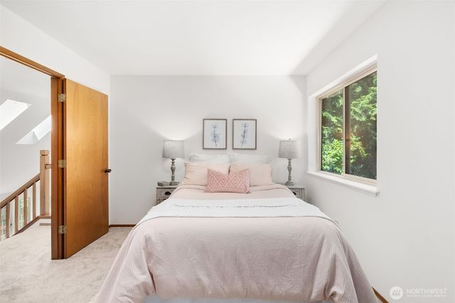 10109 NE Knight Road, Bainbridge Island, WA 98110