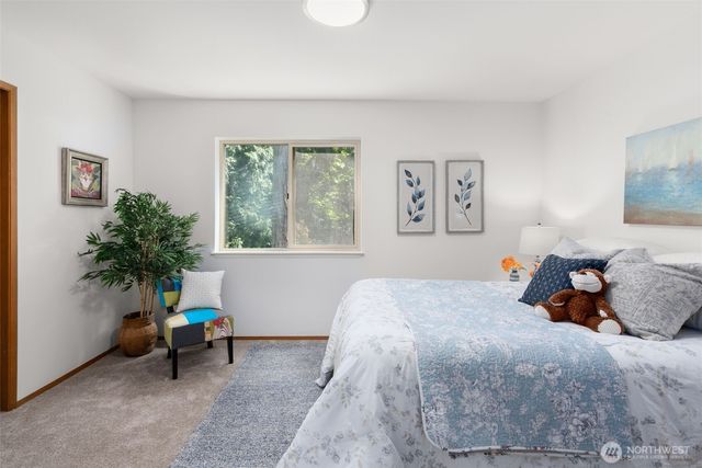 10109 NE Knight Road, Bainbridge Island, WA 98110