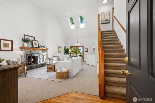 10109 NE Knight Road, Bainbridge Island, WA 98110