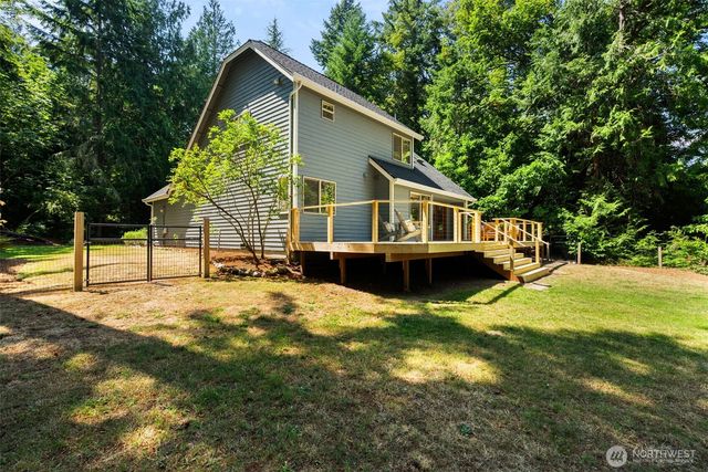 10109 NE Knight Road, Bainbridge Island, WA 98110