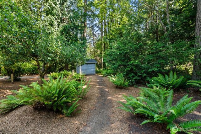10109 NE Knight Road, Bainbridge Island, WA 98110