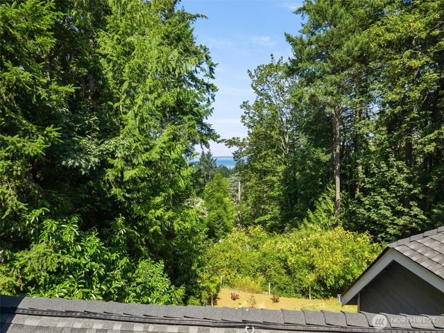 10109 NE Knight Road, Bainbridge Island, WA 98110