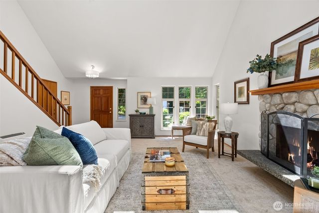 10109 NE Knight Road, Bainbridge Island, WA 98110