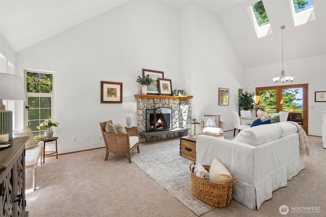 10109 NE Knight Road, Bainbridge Island, WA 98110