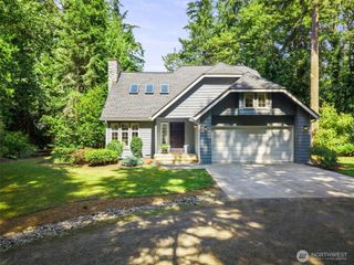 10109 NE Knight Road, Bainbridge Island, WA 98110